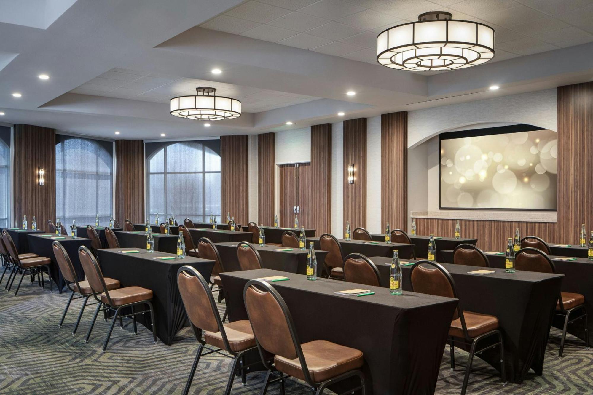 Hotel Sol Cypress, San Antonio, A Marriott Tribute Portfolio Hotel 4*